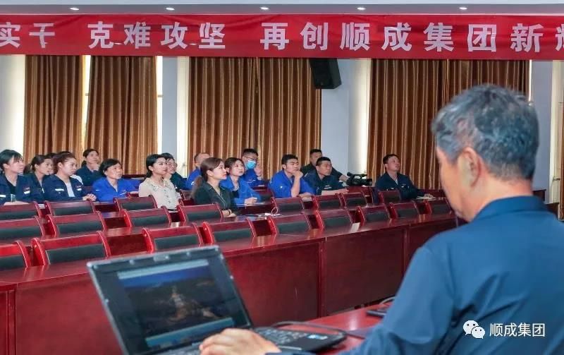 ����AGֱ�������ž���ͨѶԱ��Ӱ������ѵ��